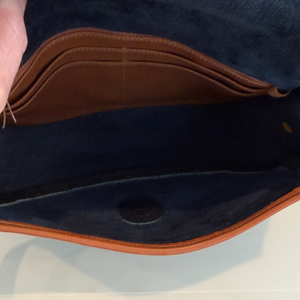 Vintage Dooney and Bourke Pebble Grain Navy All Weather Leather Crossbody Bag - Picture 3 of 9